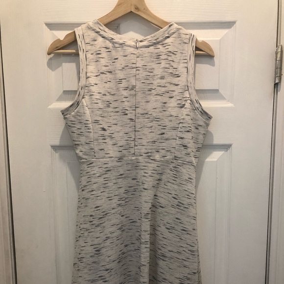 Maternity and Breastfeeding Dress - Picture 4 of 4